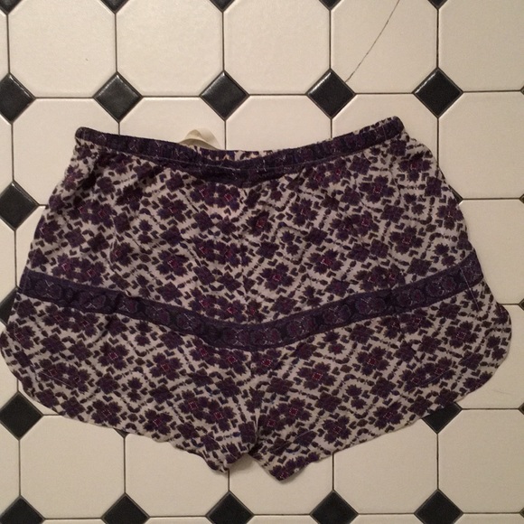 Outgrown - Picture 3 of 3